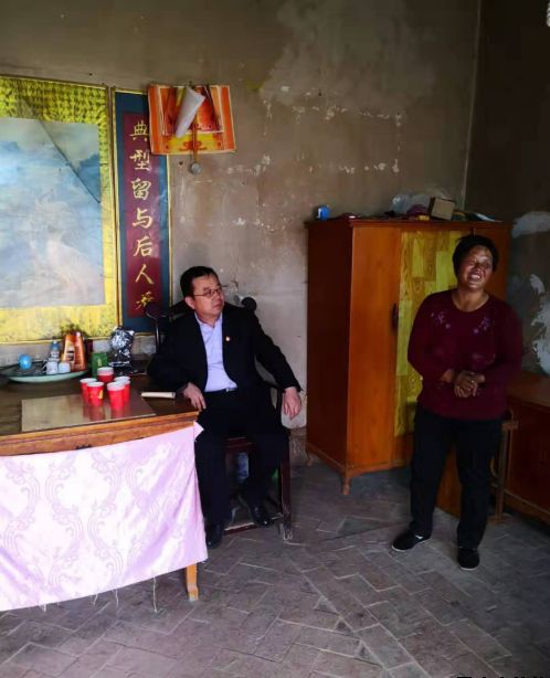 平?jīng)鲢垂鹃_展“踐行初心使命，助推脫貧攻堅”主題黨日活動(圖2)