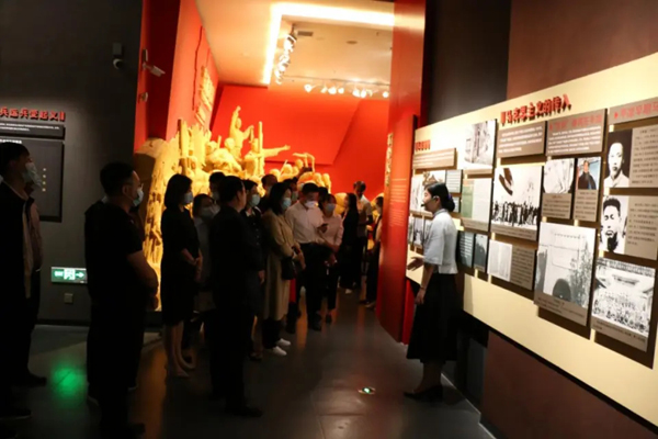 平?jīng)鲢垂军h委組織各支部開展“重溫歷史、砥礪前行”(圖2)