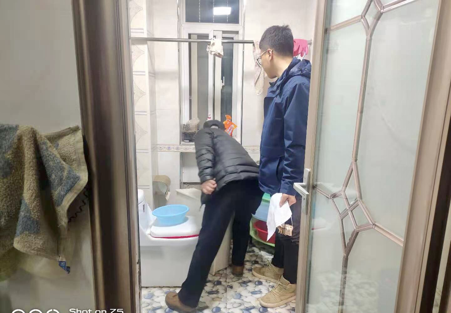 泓源能源供應(yīng)公司扎實(shí)開(kāi)展“大回訪”活動(dòng)全力保障熱用戶(hù)溫暖過(guò)冬(圖3) 泓源能源供應(yīng)公司扎實(shí)開(kāi)展“大回訪”活動(dòng)全力保障熱用戶(hù)溫暖過(guò)冬(圖3)