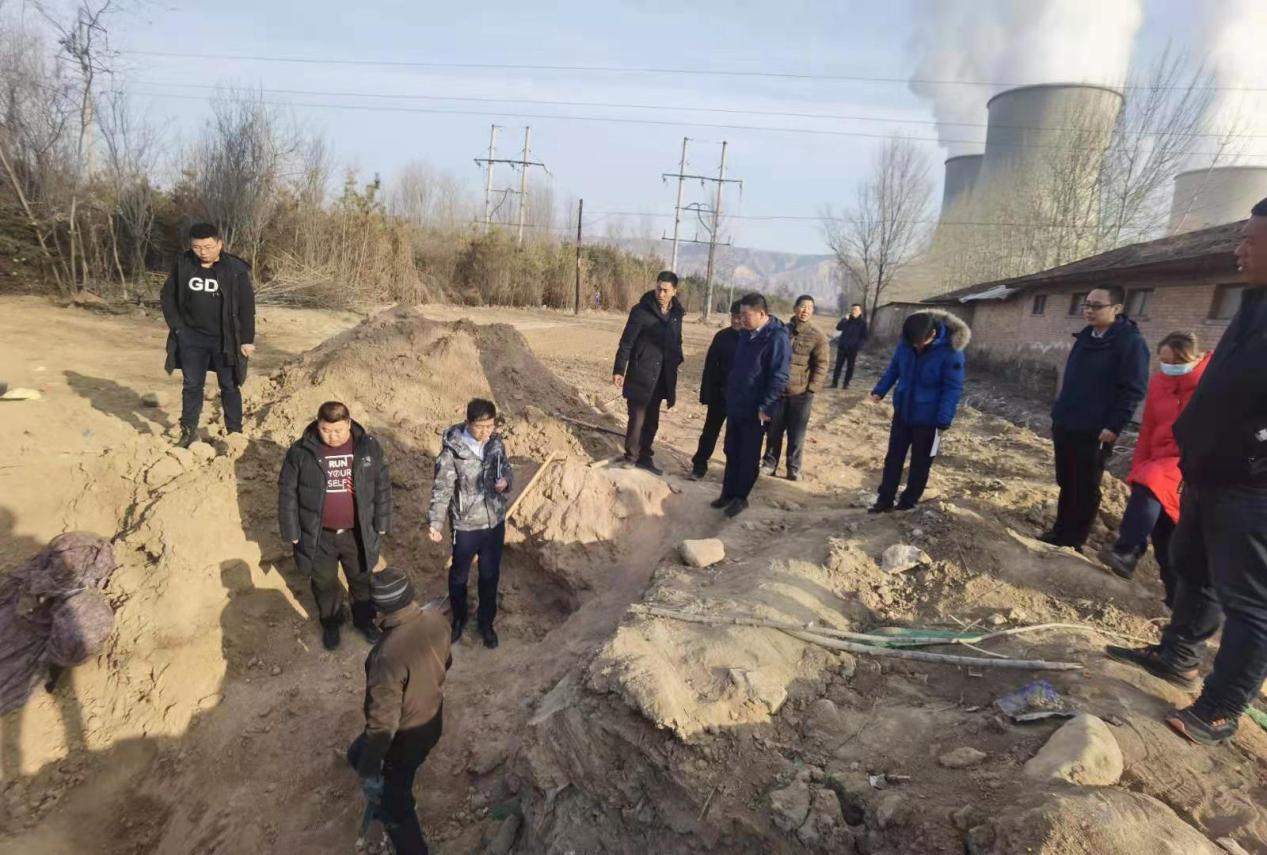 泓源公司組織開展平?jīng)龉I(yè)園區(qū)供熱三期(東七路—涇河大道段)工程竣工驗(yàn)收(圖2) 泓源公司組織開展平?jīng)龉I(yè)園區(qū)供熱三期(東七路—涇河大道段)工程竣工驗(yàn)收(圖2)