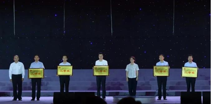 頌歌獻(xiàn)給黨 彰顯泓源紅 ——泓源公司積極組織參加平?jīng)鍪袘c祝中國共產(chǎn)黨成立100周年歌詠比賽(圖3) 頌歌獻(xiàn)給黨 彰顯泓源紅 ——泓源公司積極組織參加平?jīng)鍪袘c祝中國共產(chǎn)黨成立100周年歌詠比賽(圖3)