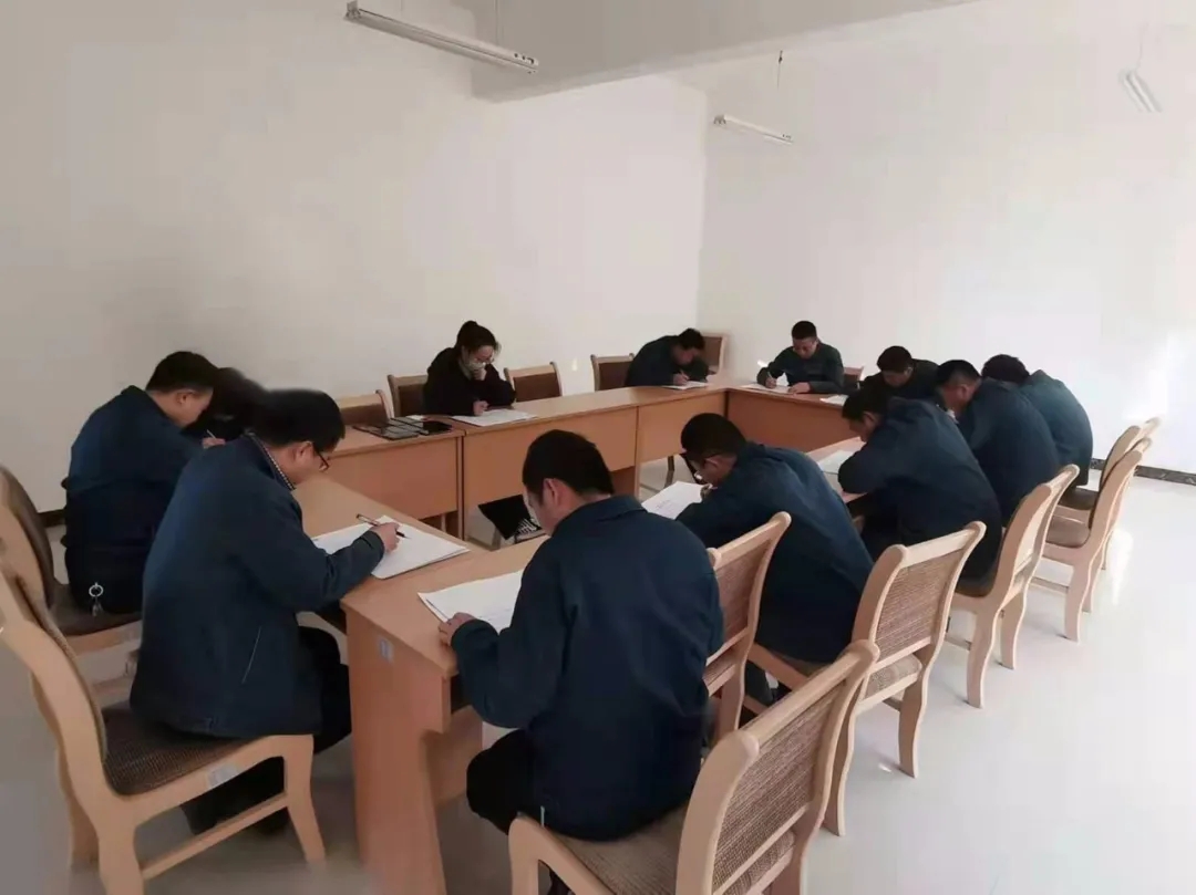 市產(chǎn)投集團(tuán)組織開展第四季度員工綜合素質(zhì)測(cè)試(圖3) 市產(chǎn)投集團(tuán)組織開展第四季度員工綜合素質(zhì)測(cè)試(圖3)