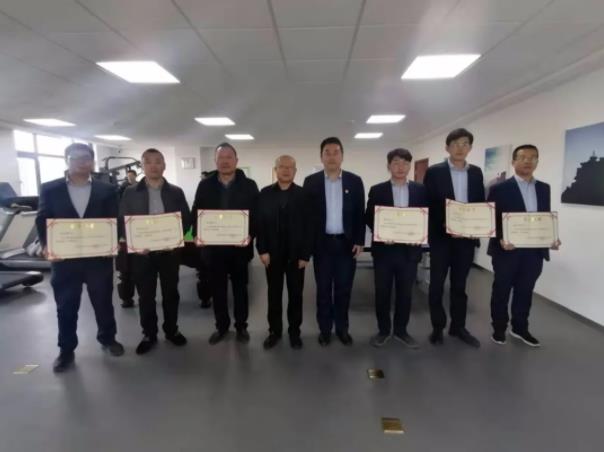 市產(chǎn)投集團(tuán)團(tuán)委舉辦球類聯(lián)誼比賽(圖2) 市產(chǎn)投集團(tuán)團(tuán)委舉辦球類聯(lián)誼比賽(圖2)