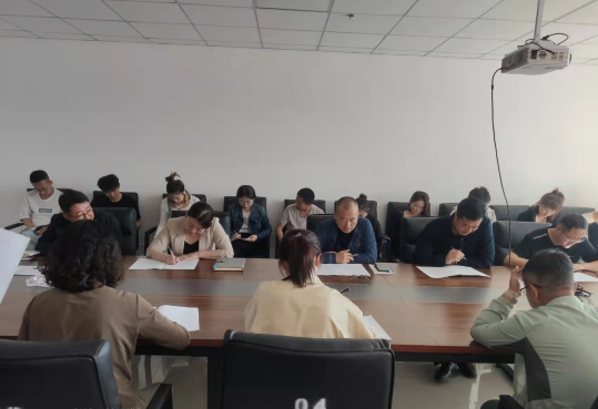 市產(chǎn)投集團(tuán)涇東設(shè)計(jì)公司組織開(kāi)展安全生產(chǎn)知識(shí)專題培訓(xùn)(圖1) 市產(chǎn)投集團(tuán)涇東設(shè)計(jì)公司組織開(kāi)展安全生產(chǎn)知識(shí)專題培訓(xùn)(圖1)